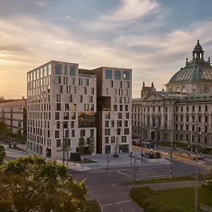 Koenigshof, A Luxury Collection Hotel, Отель